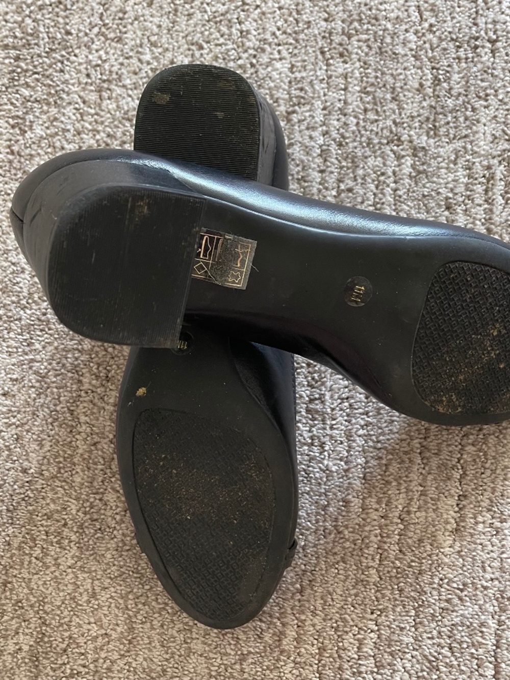Tory Burch Black Leather Pumps Size 11 Logo Medallion Ballet Heels Like New - Picture 3 of 7